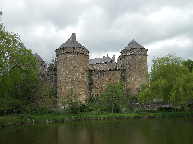 2013-05-09-lassay-les-chateaux (12)