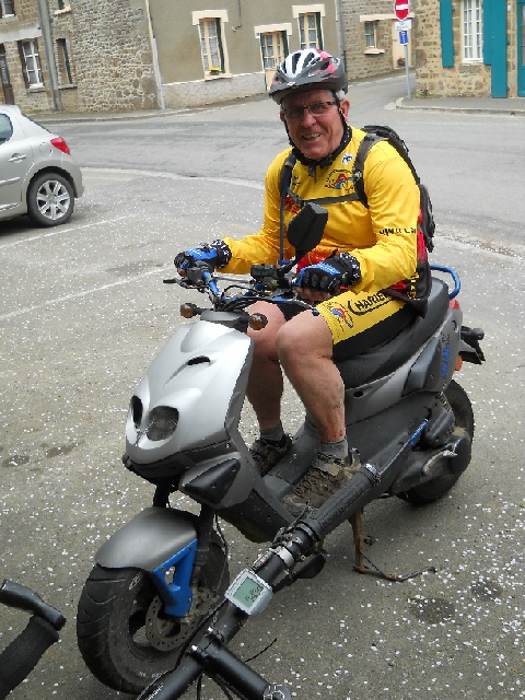 2013-05-09-lassay-les-chateaux (27)