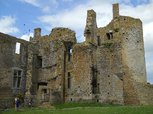 2013-05-09-lassay-les-chateaux (15)