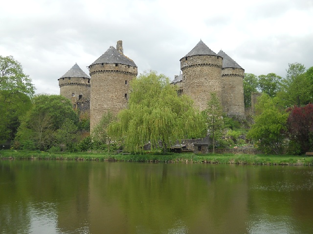 2013-05-09-lassay-les-chateaux (13)