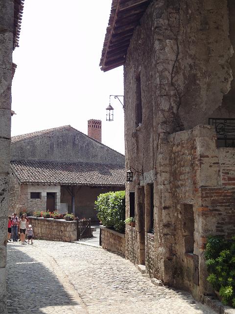 2011-06-04 - perouges (096)