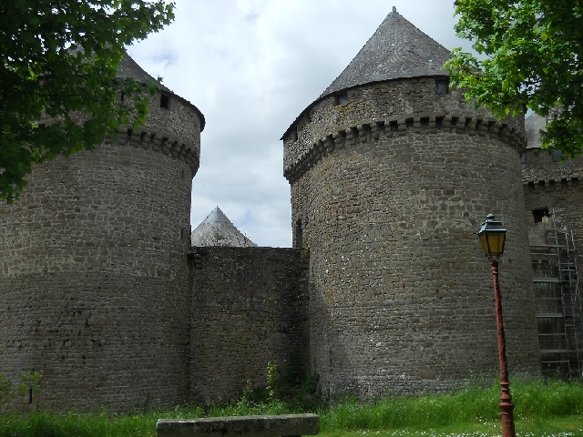 2013-05-09-lassay-les-chateaux (11)