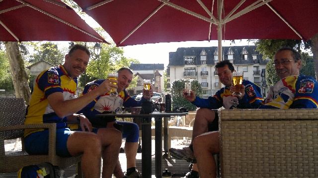 2013-05-09-lassay-les-chateaux (24)