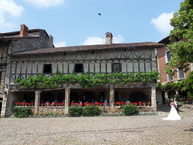 2011-06-04 - perouges (102)
