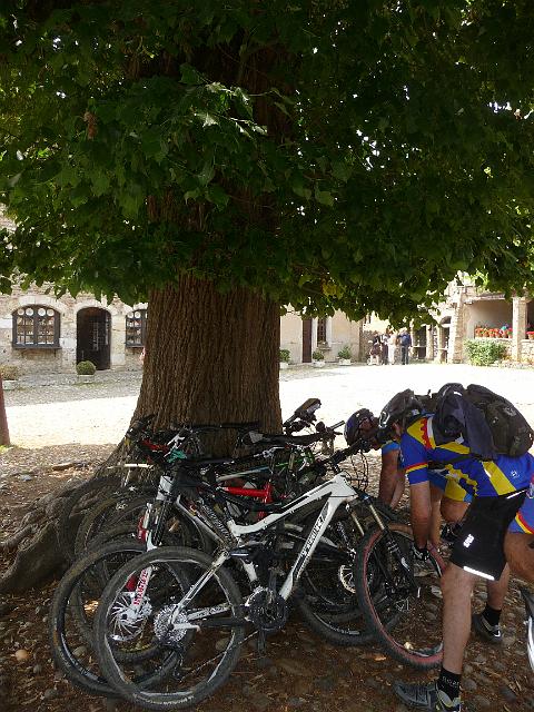 2011-06-04 - perouges (106)